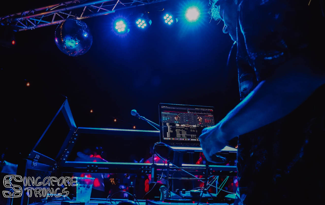 Singapore Strings, DJ & Saxophone, Kefalonia